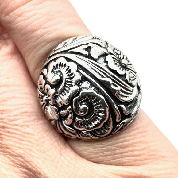 Designer Womens Ring Sterling Silver Domed Floral Design Size 6 - Picture 1 of 4